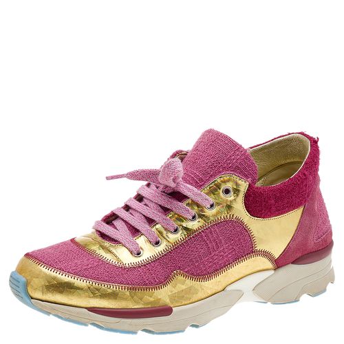 Chanel Pink/Gold Tweed Fabric And Patent Leather CC Lace Up Sneakers Size 38 - Chanel - Modalova