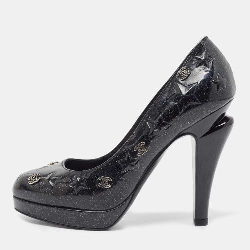 Glitter Star Embossed Patent Leather CC Embellished Platform Pumps Size 37 - Chanel - Modalova