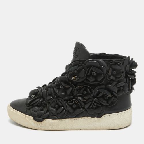 Chanel Black Leather Camelia High Top Sneakers Size 38.5 - Chanel - Modalova