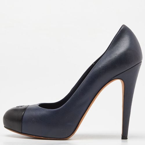 Chanel Blue/Black Leather CC Cap Toe Pumps Size 40 - Chanel - Modalova