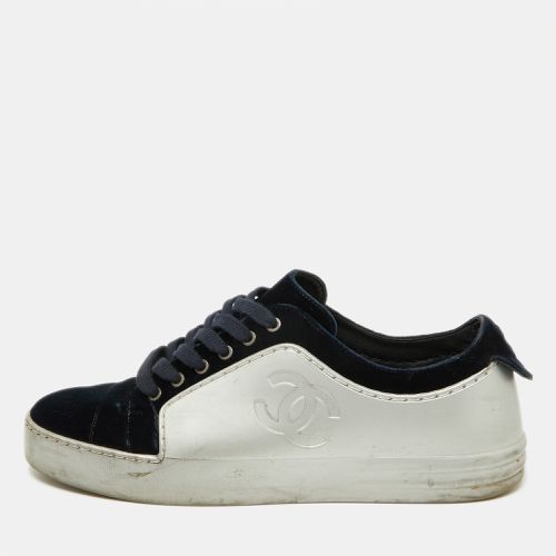 Chanel Silver/Blue Velvet and Rubber CC Low Top Sneakers Size 38 - Chanel - Modalova