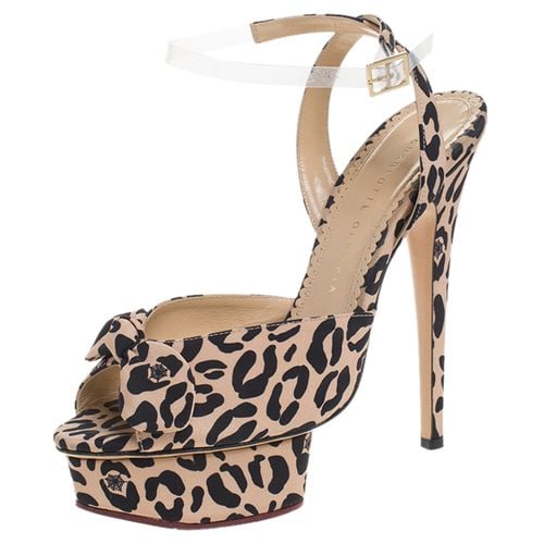 Charlotte Olympia Beige Leopard Print Fabric Bow Platform Ankle Strap Sandals Size 39.5 - Charlotte Olympia - Modalova