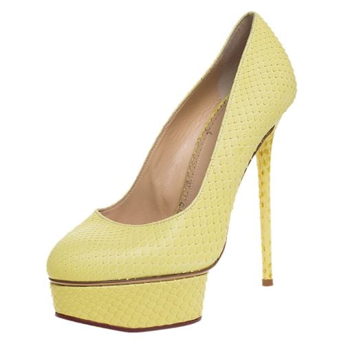 Charlotte Olympia Yellow Python Priscilla Platform Pumps Size 38 - Charlotte Olympia - Modalova