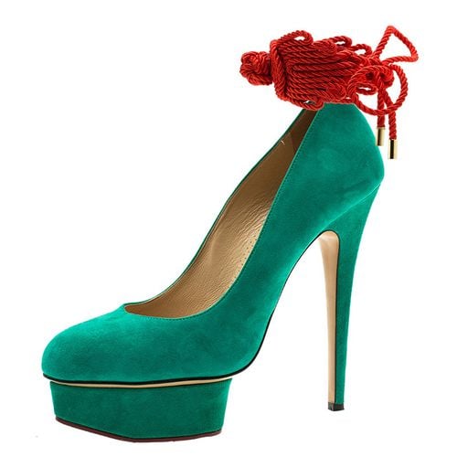 Charlotte Olympia Green Suede Dolly Platform Pumps Size 40 - Charlotte Olympia - Modalova