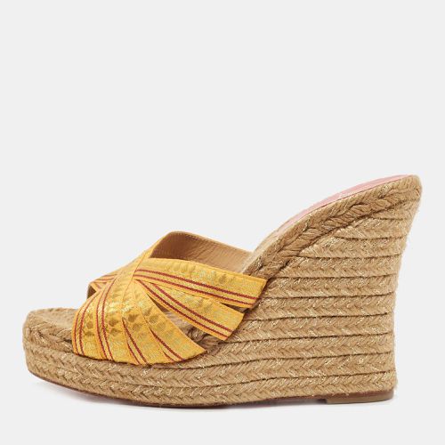 Christian Louboutin Yellow/Gold Lace Espadrille Wedge Slide Sandals Size 37 - Christian Louboutin - Modalova