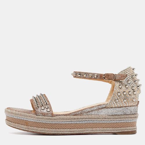 Christian Louboutin Beige Texture Suede and Raffia Pyraclou Wedge Sandals Size 37 - Christian Louboutin - Modalova