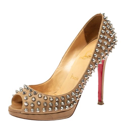 Christian Louboutin Beige Leather Yolanda Spikes Peep Toe Pumps Size 36.5 - Christian Louboutin - Modalova