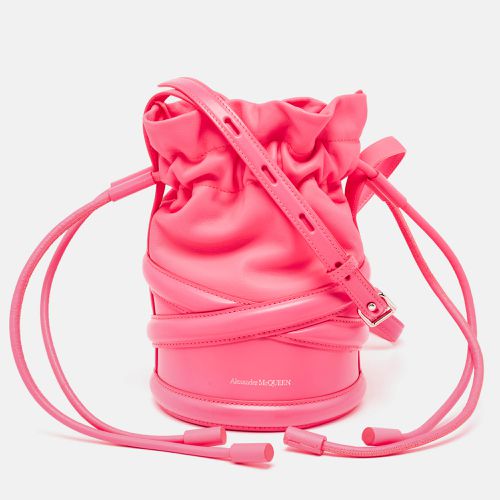 Alexander McQueen Neon Pink Leather The Soft Curve Bucket Bag - Alexander McQueen - Modalova