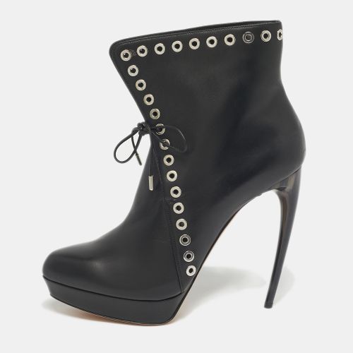 Alexander McQueen Black Leather Eyelet Horn Heel Ankle Length Boots Size 40.5 - Alexander McQueen - Modalova