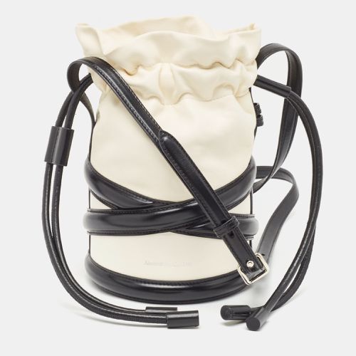 Alexander McQueen Black/White Leather The Soft Curve Bucket Bag - Alexander McQueen - Modalova