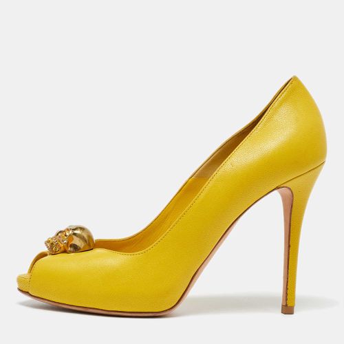 Alexander McQueen Yellow Leather Embellished Skull Peep Toe Pumps Size 38 - Alexander McQueen - Modalova