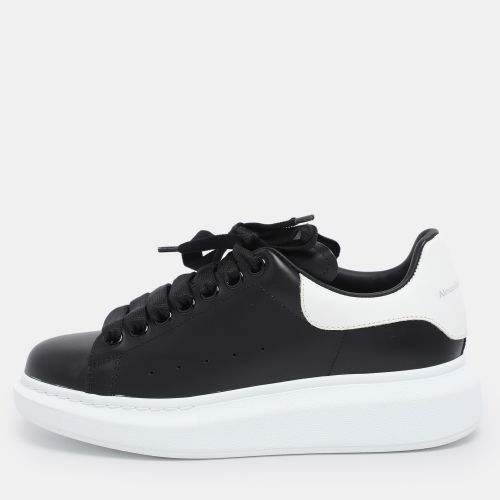 Alexander McQueen Black/White Leather Oversized Low Top Sneakers Size 36 - Alexander McQueen - Modalova