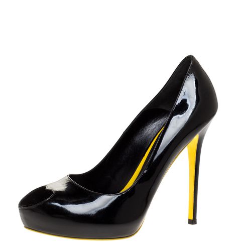 Alexander McQueen Black Patent Leather Heart Peep Toe Pumps Size 39.5 - Alexander McQueen - Modalova