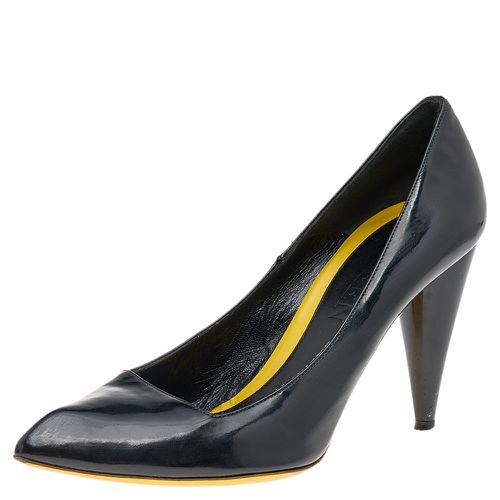 Alexander McQueen Black Patent Leather Pointed Toe Pumps Size 38 - Alexander McQueen - Modalova