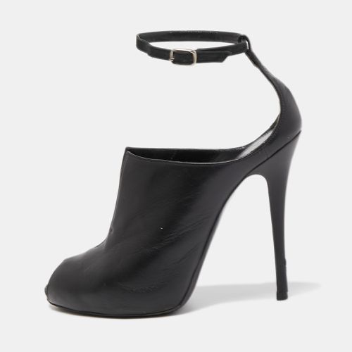 Alexander McQueen Black Leather Cutout Ankle Strap Boots Size 38 - Alexander McQueen - Modalova