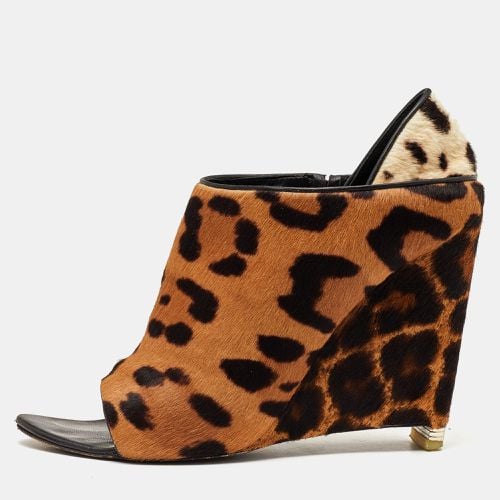 Off White Leopard Print Calf Hair Alla Wedge Booties Size 39 - Alexander Wang - Modalova