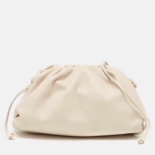 Bottega Veneta Off White Leather Mini The Pouch Bag - Bottega Veneta - Modalova