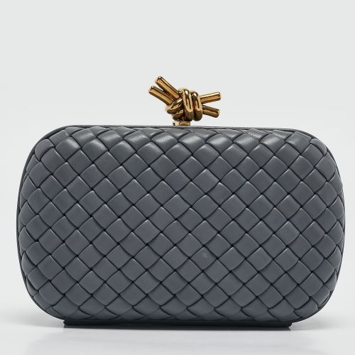 Intrecciato Leather Knot Clutch - Bottega Veneta - Modalova