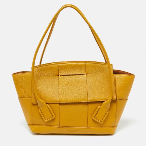 Bottega Veneta Yellow Leather Maxi Intrecciato Arco 33 Bag - Bottega Veneta - Modalova