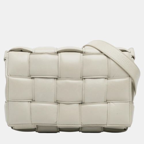 Bottega Veneta White Calfskin Intrecciato Padded Cassette Crossbody - Bottega Veneta - Modalova