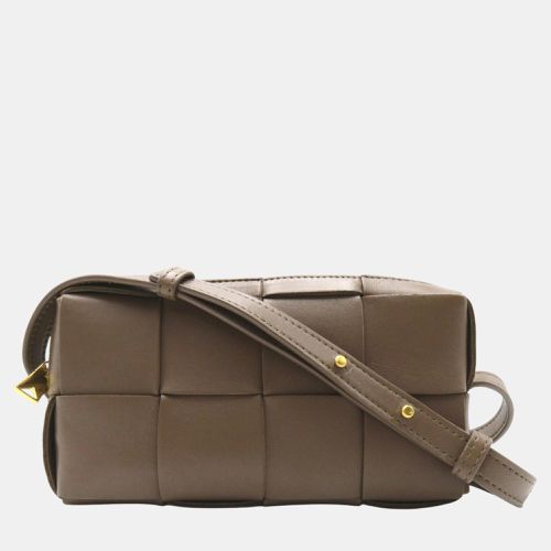 Gray taupe gray leather Cassette mini crossbody bag - Bottega Veneta - Modalova