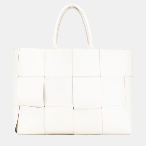 Bottega Veneta White Large Intreccio Arco Tote - Bottega Veneta - Modalova