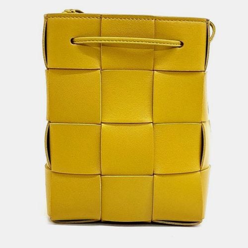 Bottega Veneta Yellow Woven Leather Cassette Bucket Bag - Bottega Veneta - Modalova