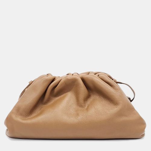 Tan Leather Large The Pouch Clutch - Bottega Veneta - Modalova