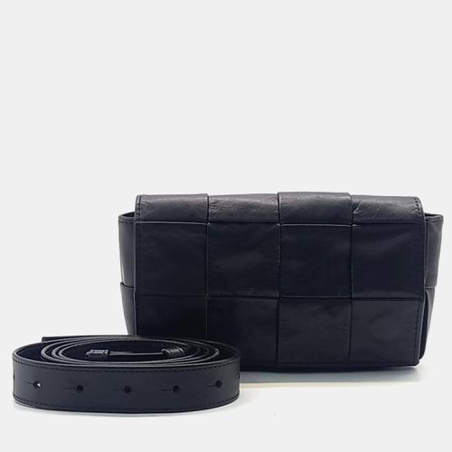 Bottega Veneta Black Lambskin Cassette Belt Bag - Bottega Veneta - Modalova