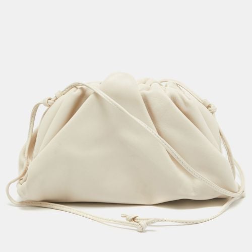 Bottega Veneta Off White Leather Mini The Pouch Bag - Bottega Veneta - Modalova