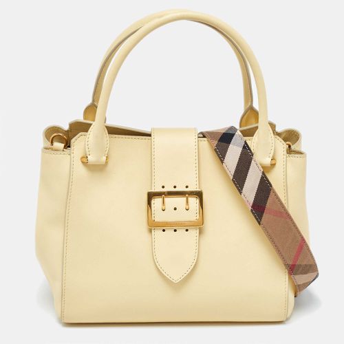 Burberry Yellow Leather Medium Buckle Tote - Burberry - Modalova