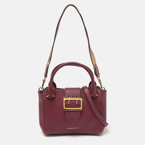 Burberry Burgundy Grained Leather Small Buckle Tote - Burberry - Modalova