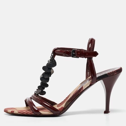 Patent Leather Heart Chain Detail Ankle Strap Sandals Size 38 - Burberry - Modalova