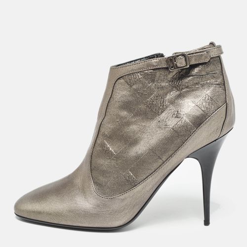 Burberry Grey Leather and Velvet Buckle Detail Round Toe Ankle Boots Size 40 - Burberry - Modalova