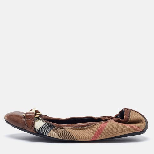 Burberry Brown Nova Check Fabric and Leather Buckle Detail Scrunch Ballet Flats Size 36.5 - Burberry - Modalova