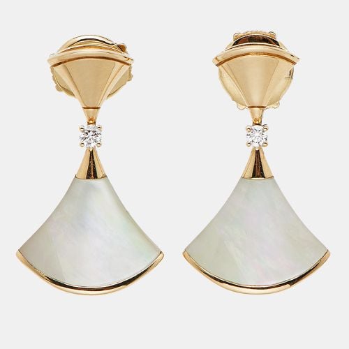 Bvlgari Divas' Dream Mother of Pearl Diamonds 18k Yellow Gold Earrings - Bvlgari - Modalova