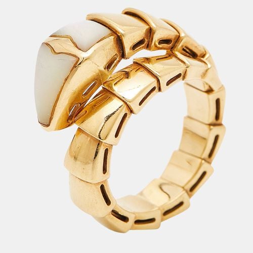 Serpenti Viper Mother of Pearl 18k Gold Ring Size 51 - Bvlgari - Modalova