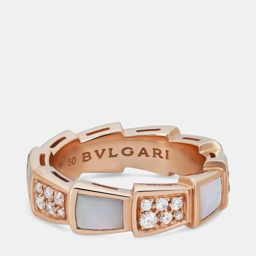 Serpenti Viper Diamond & Mother Of Pearl Band Ring 18K Rose EU 50 - Bvlgari - Modalova