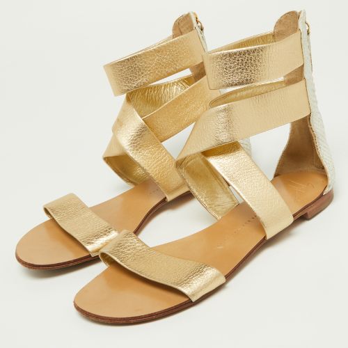 White Python Embossed Leather Ankle Cuff Flat Sandals Size 38 - Giuseppe Zanotti - Modalova