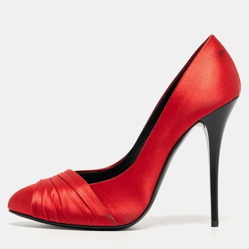 Giuseppe Zanotti Red Satin Round Toe Pumps Size 38 - Giuseppe Zanotti - Modalova