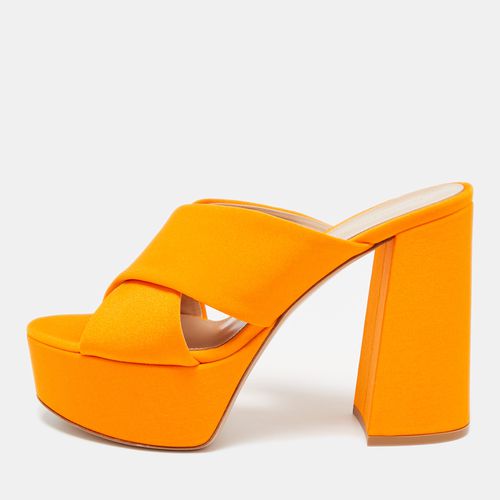 Gianvito Rossi Orange Satin Sue Slide Sandals Size 39 - Gianvito Rossi - Modalova