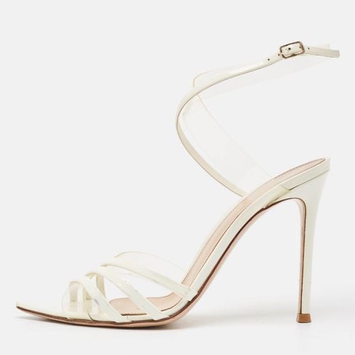 Gianvito Rossi Off White Patent Leather and PVC Strappy Sandals Size 38.5 - Gianvito Rossi - Modalova