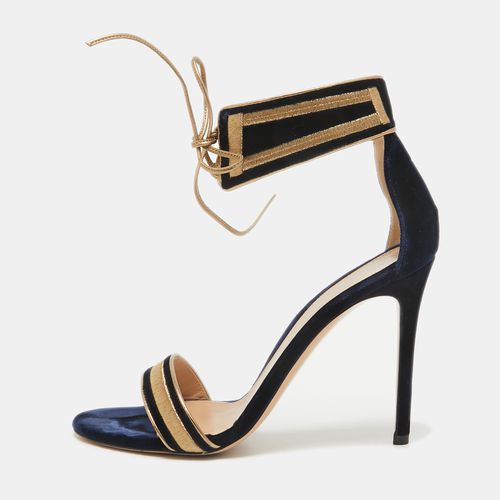 Gianvito Rossi Navy Blue/Gold Velvet Augusta Ankle Cuff Sandals Size 39 - Gianvito Rossi - Modalova