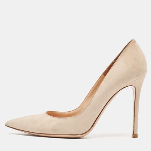 Gianvito Rossi Beige Suede Pointed Toe Pumps Size 37.5 - Gianvito Rossi - Modalova