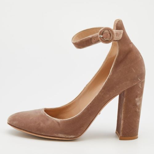 Gianvito Rossi Beige Velvet Block Heel Ankle Strap Pumps Size 39 - Gianvito Rossi - Modalova