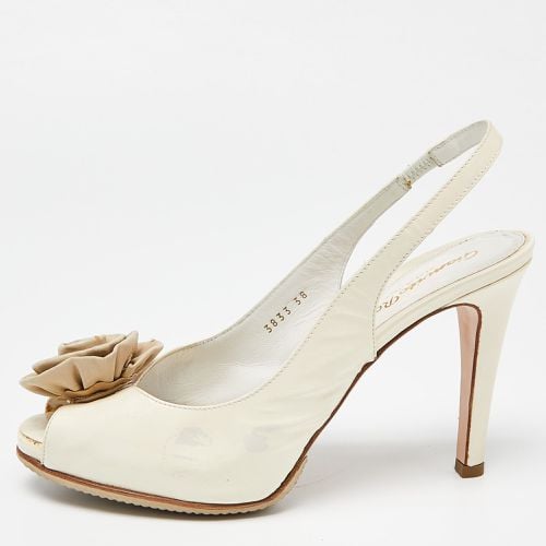 Gianvito Rossi Off White Patent Leather Flower Applique Peep Toe Slingback Pumps Size 38 - Gianvito Rossi - Modalova