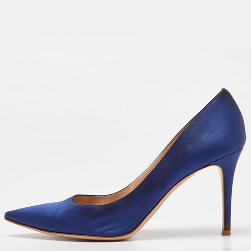 Satin Pointed Toe Pumps Size 42 - Gianvito Rossi - Modalova