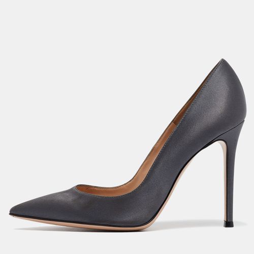 Gianvito Rossi Grey Satin Gianvito Pumps Size 38.5 - Gianvito Rossi - Modalova