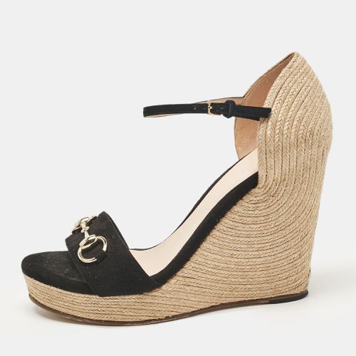 Suede and Raffia Horsebit Wedge Sandals Size 39 - Gucci - Modalova