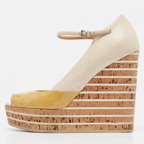 Gucci Beige/Yellow Patent And Leather Cork Wedge Pumps Size 39 - Gucci - Modalova